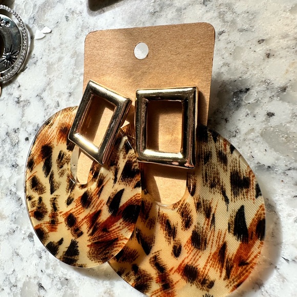 Leopard Print Acrylic Statement Earrings - Picture 7 of 9